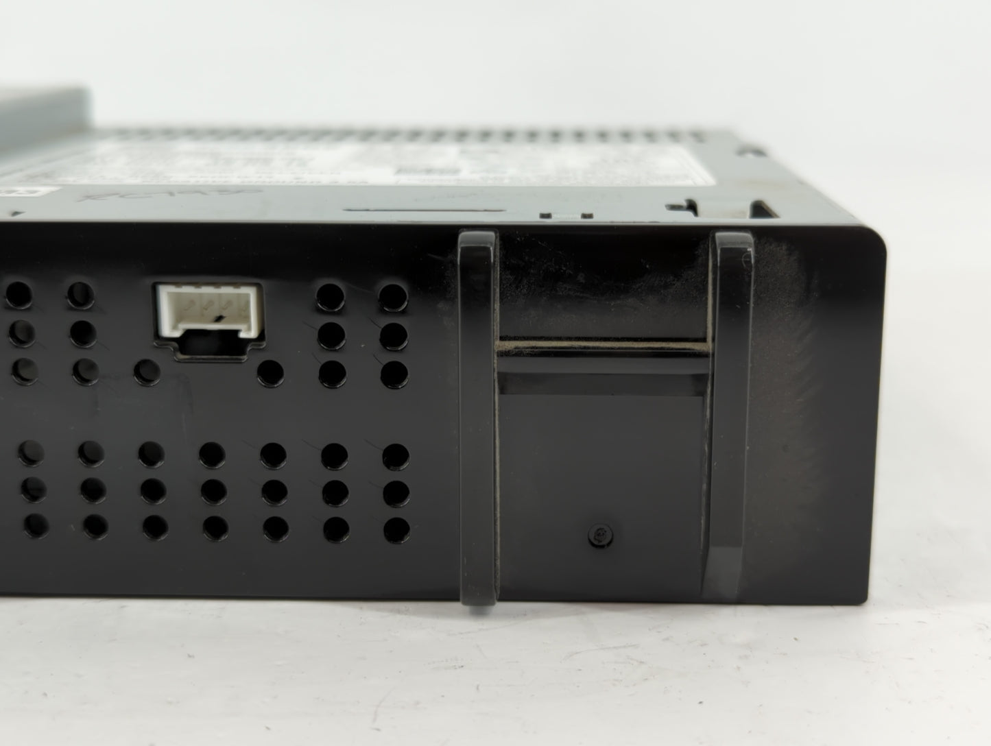 2017-2018 Chevrolet Spark Am Fm Cd Player Radio Receiver - Oemusedautoparts1.com