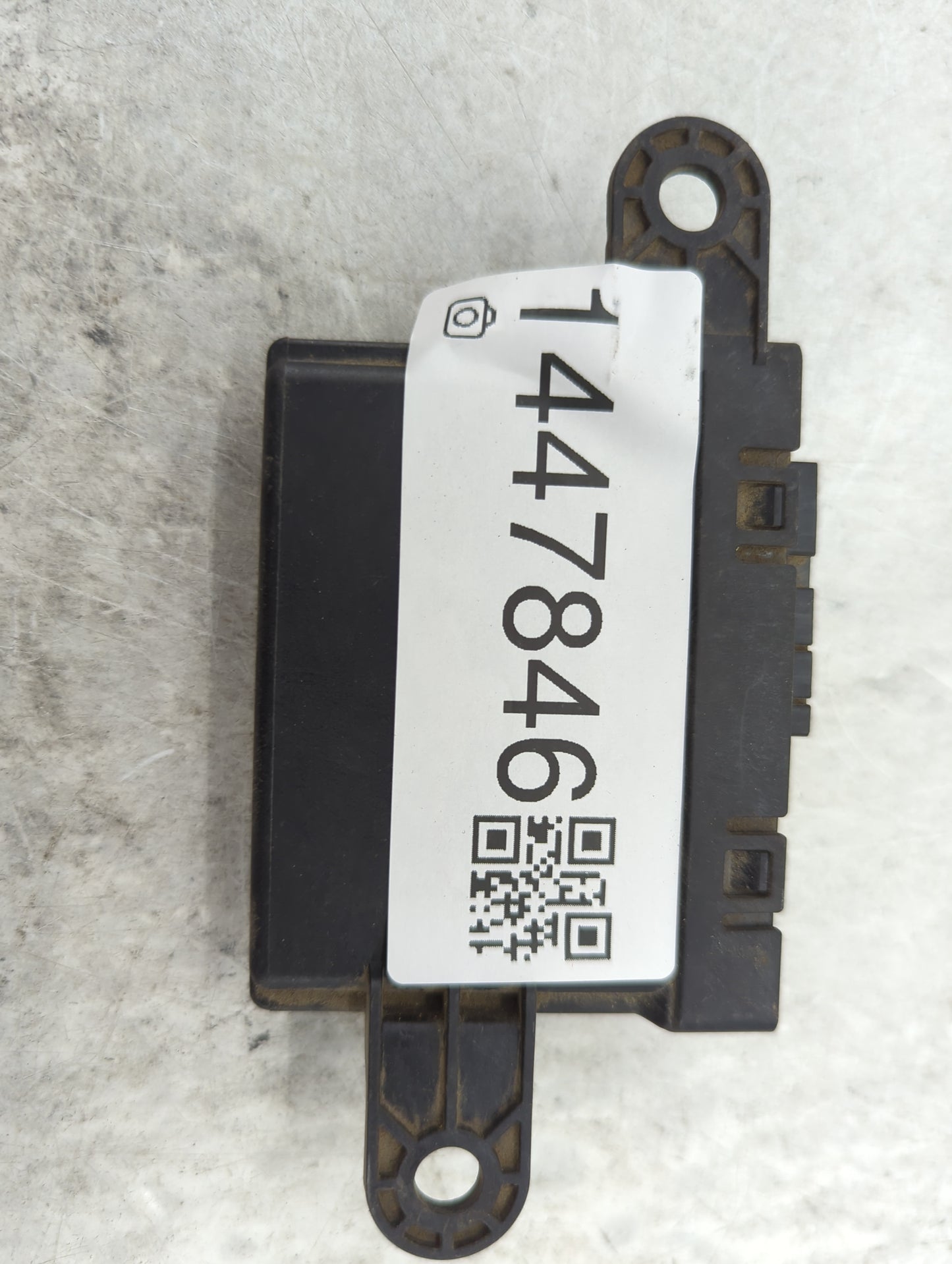 2018-2018 Chevrolet Suburban Driver Assist Control Module - Oemusedautoparts1.com