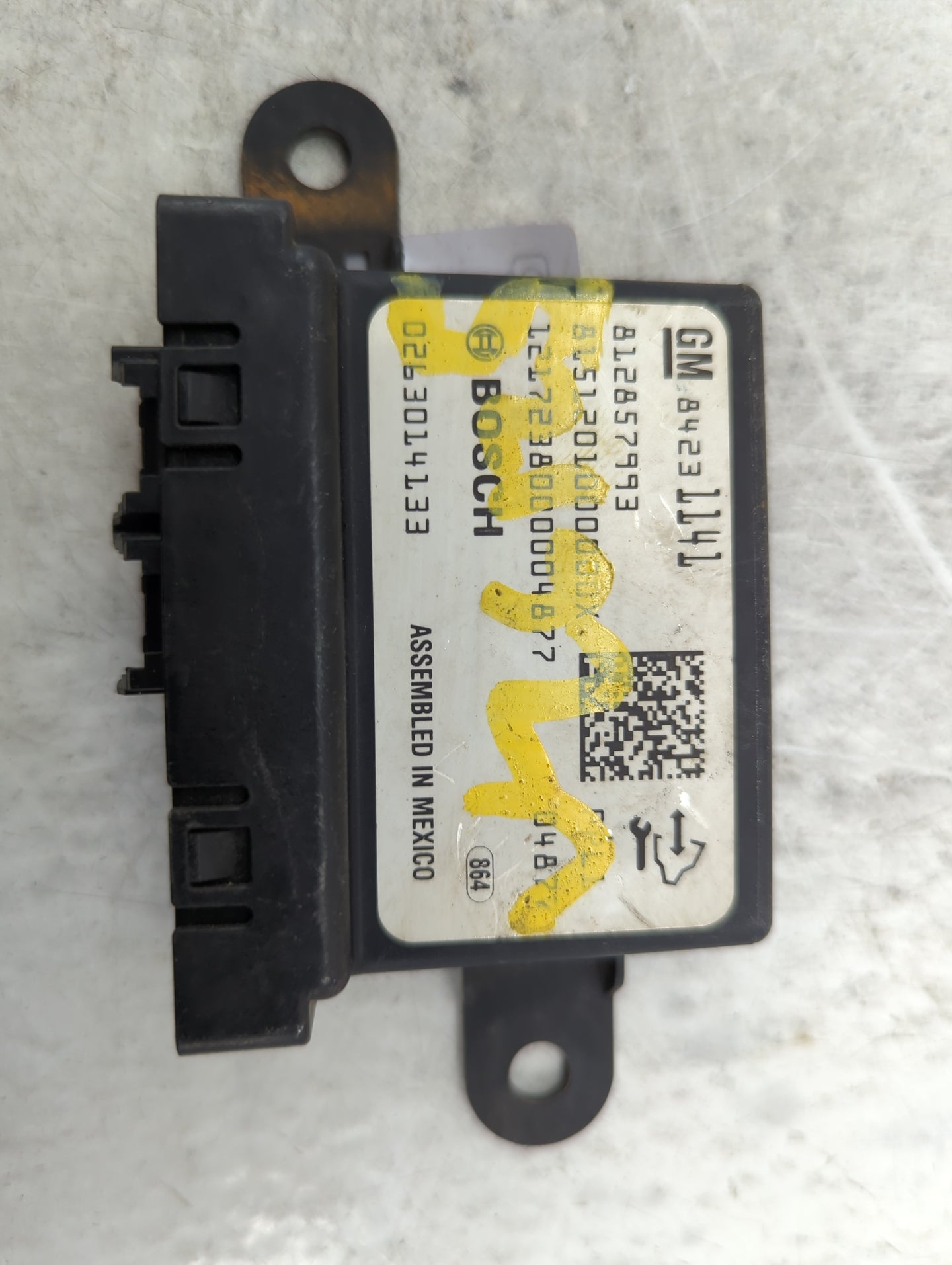 2018-2018 Chevrolet Suburban Driver Assist Control Module - Oemusedautoparts1.com