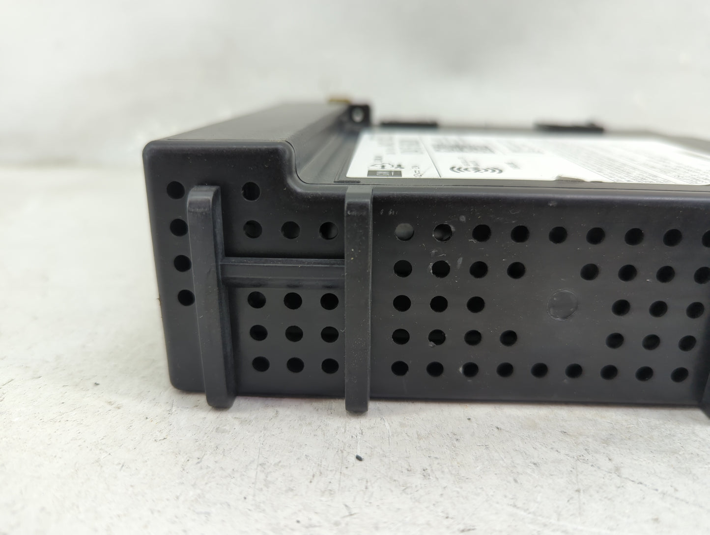 2016-2018 Chevrolet Suburban Radio AM FM Cd Player Receiver Replacement P/N:84278527 Fits Fits 2016 2017 2018 2019 2020 OEM 