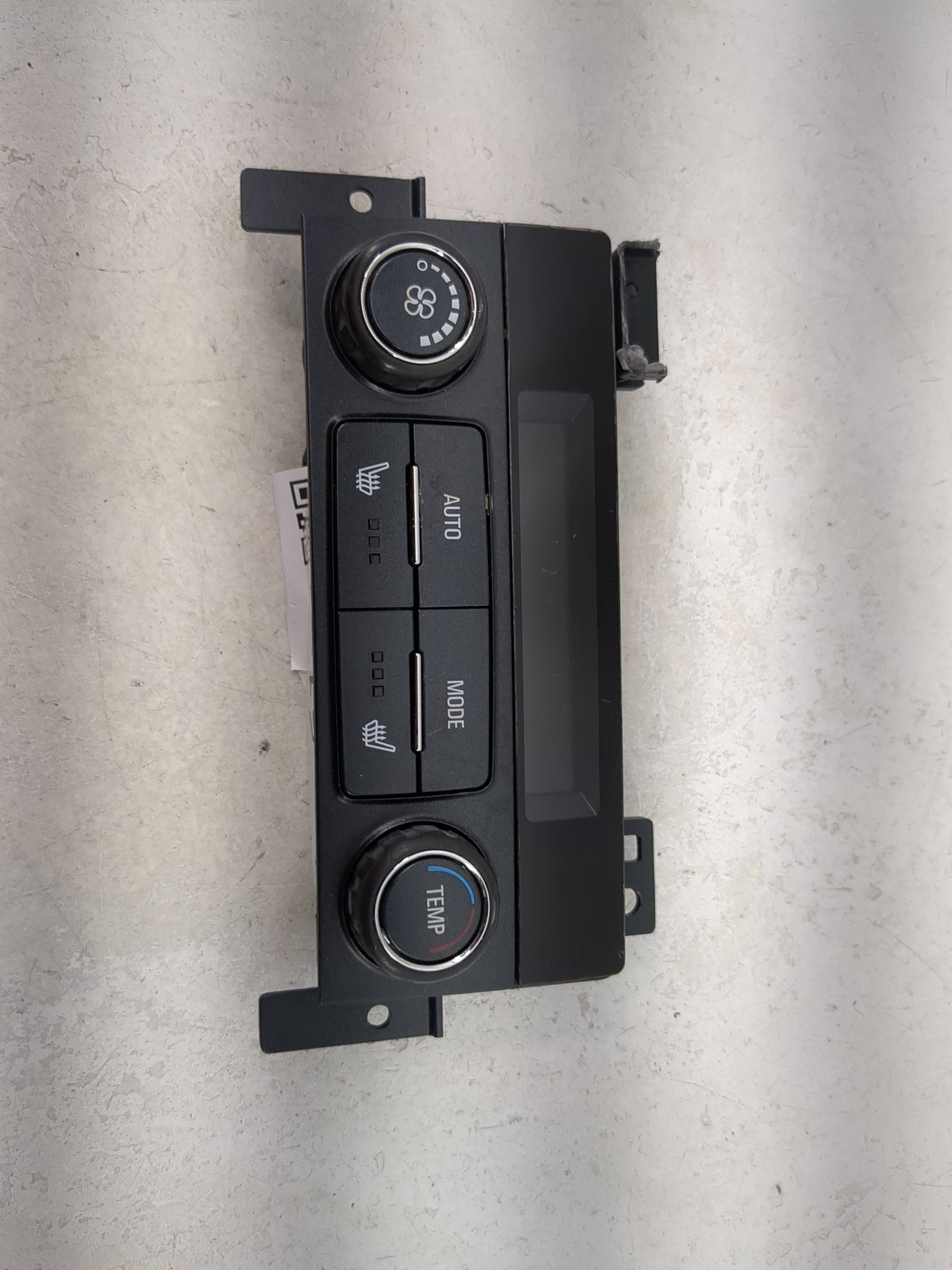 2017-2018 Chevrolet Suburban Climate Control Module Temperature AC/Heater Replacement P/N:LUT0543F 186 877-05 Fits OEM Used 