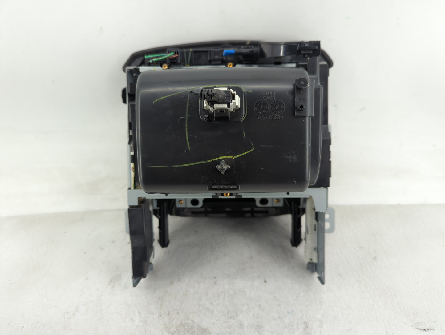 2018 Chevrolet Suburban 1500 Radio AM FM Cd Player Receiver Replacement P/N:84540931 84096260 Fits Fits 2017 2019 2020 OEM U