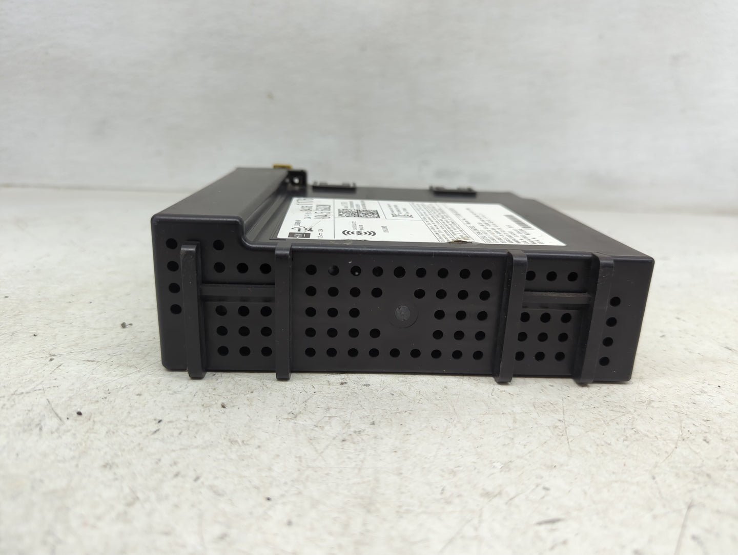 2018 Chevrolet Suburban 1500 Radio AM FM Cd Player Receiver Replacement P/N:84361176 Fits Fits 2016 2017 2019 2020 OEM Used 