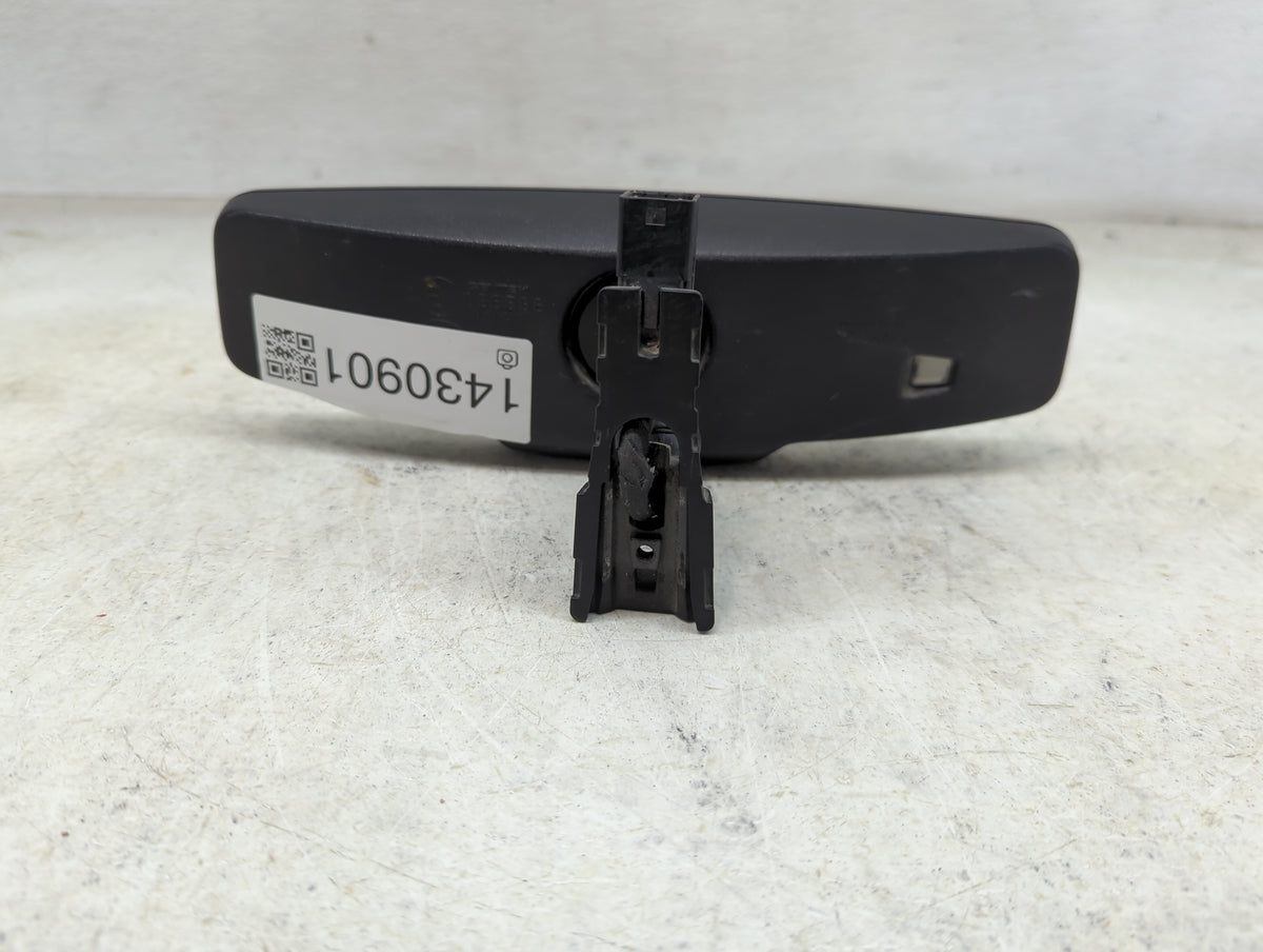 2018 Chevrolet Suburban 1500 Interior Rear View Mirror Replacement OEM Fits OEM Used Auto Parts - Oemusedautoparts1.com