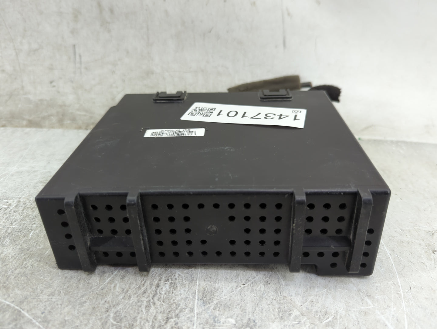 2018 Chevrolet Suburban 1500 Radio AM FM Cd Player Receiver Replacement P/N:84278527 111000-6911A101, FT0040A Fits OEM Used 