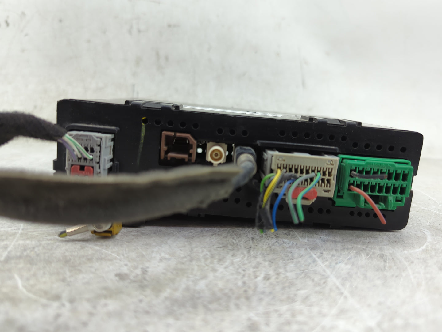 2018 Chevrolet Suburban 1500 Radio AM FM Cd Player Receiver Replacement P/N:84278527 111000-6911A101, FT0040A Fits OEM Used 