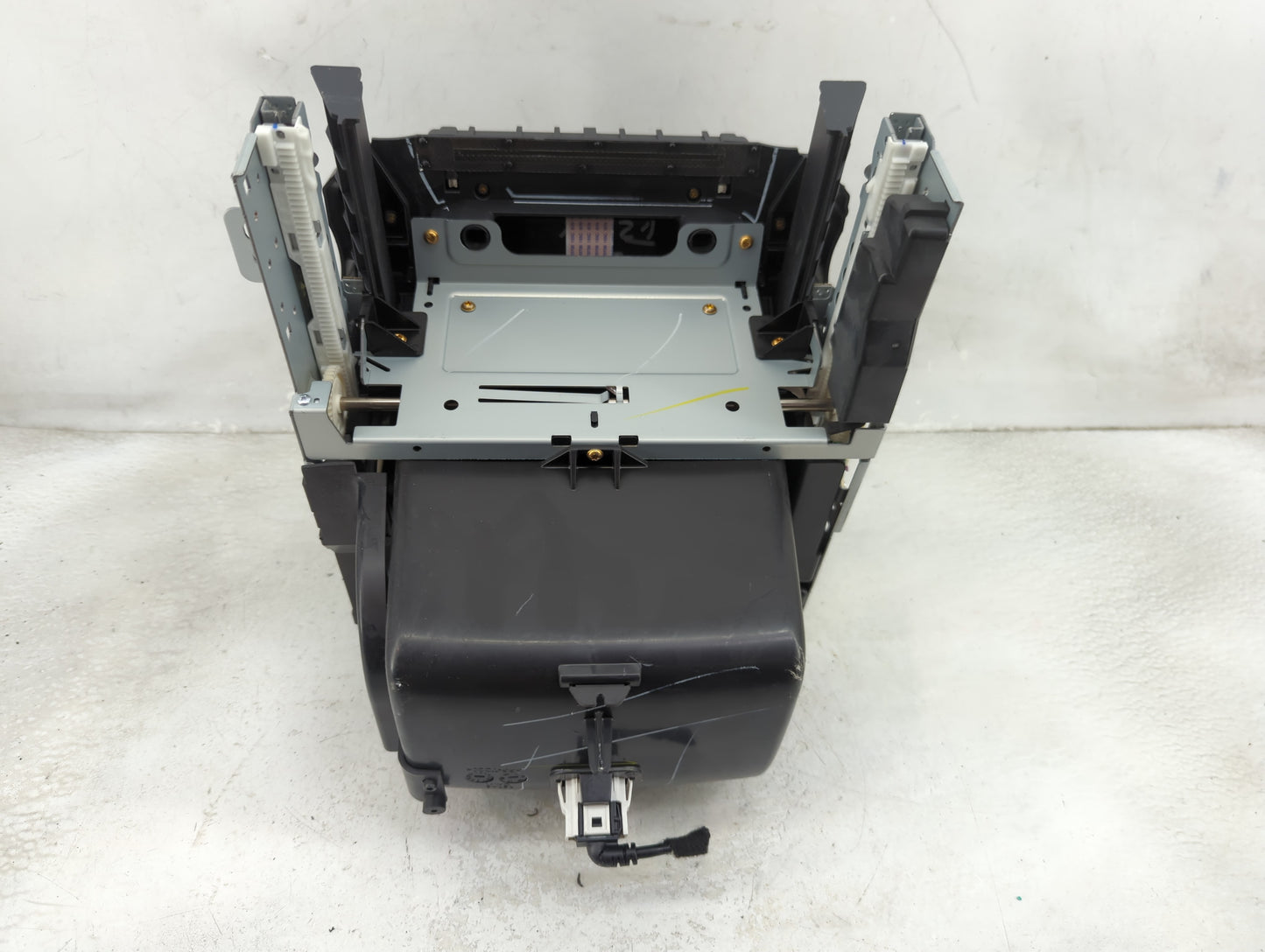 Chevrolet Suburban 1500 Radio Control Panel 1468473 - Oemusedautoparts1.com