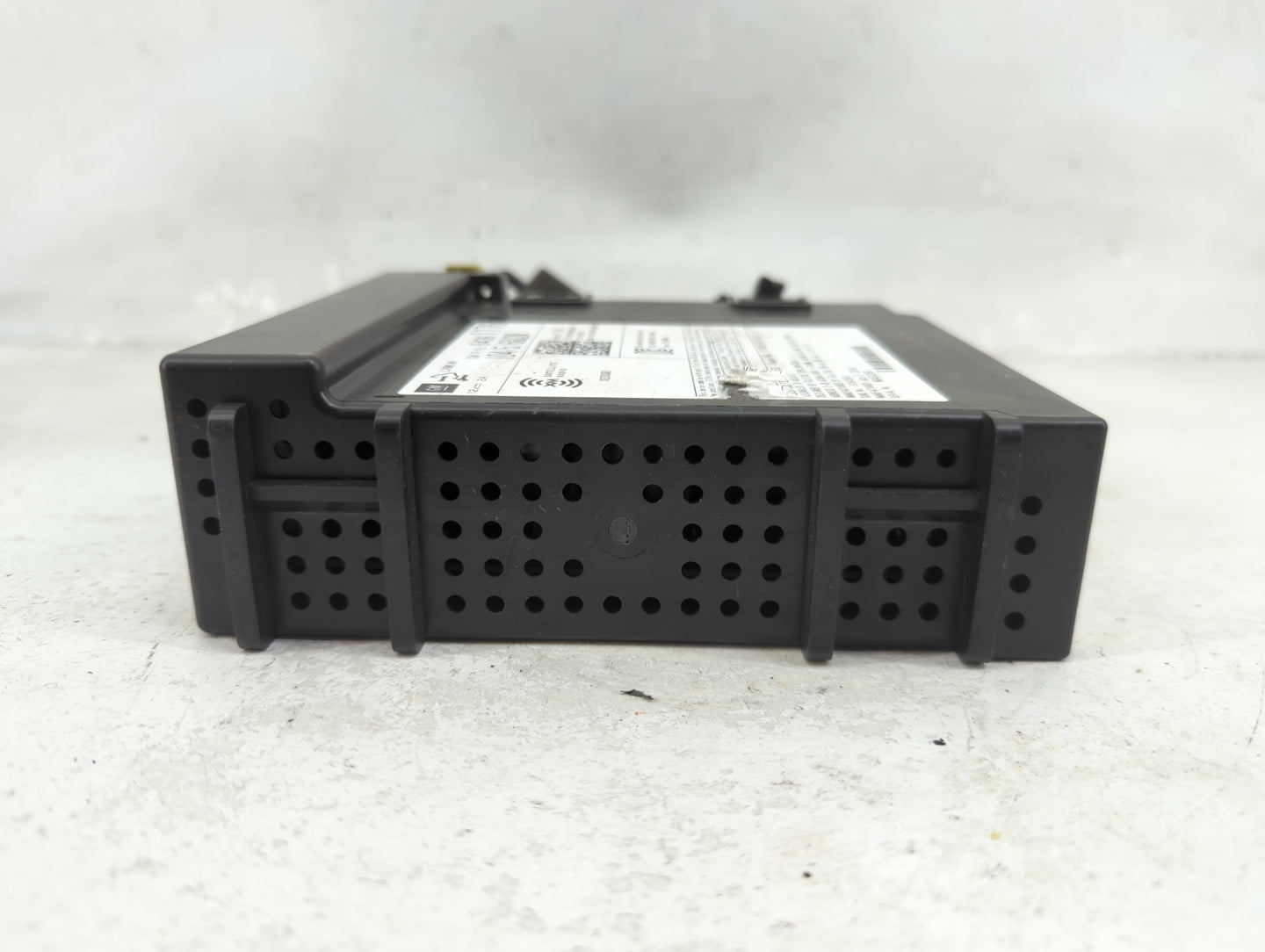 2018 Chevrolet Suburban 1500 Radio AM FM Cd Player Receiver Replacement P/N:84361176 FT0040A Fits Fits 2017 2019 OEM Used Au