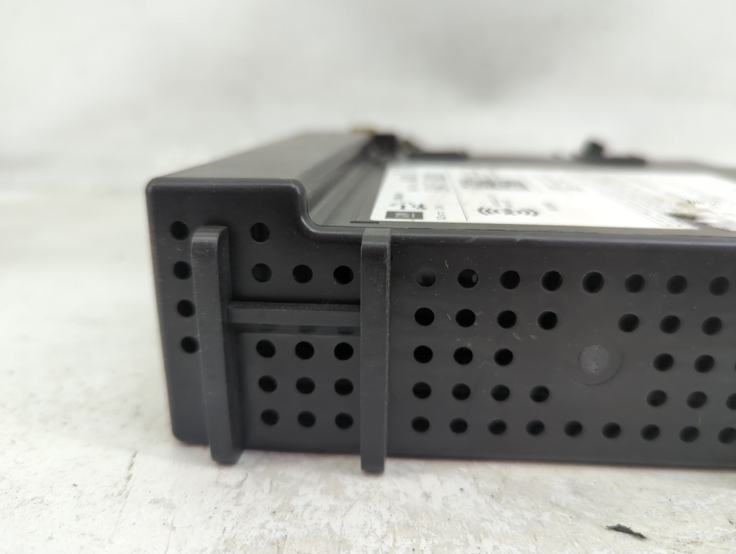 2018 Chevrolet Suburban 1500 Radio AM FM Cd Player Receiver Replacement P/N:84361176 FT0040A Fits Fits 2017 2019 OEM Used Au