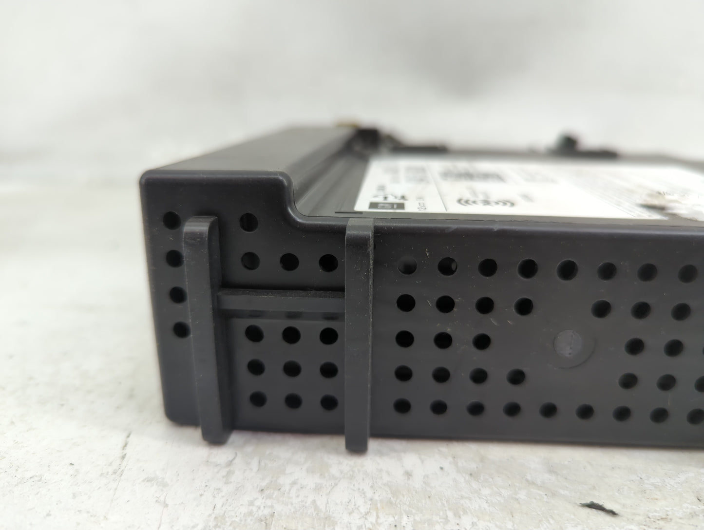 2018 Chevrolet Suburban 1500 Radio AM FM Cd Player Receiver Replacement P/N:84361176 FT0040A Fits Fits 2017 2019 OEM Used Au