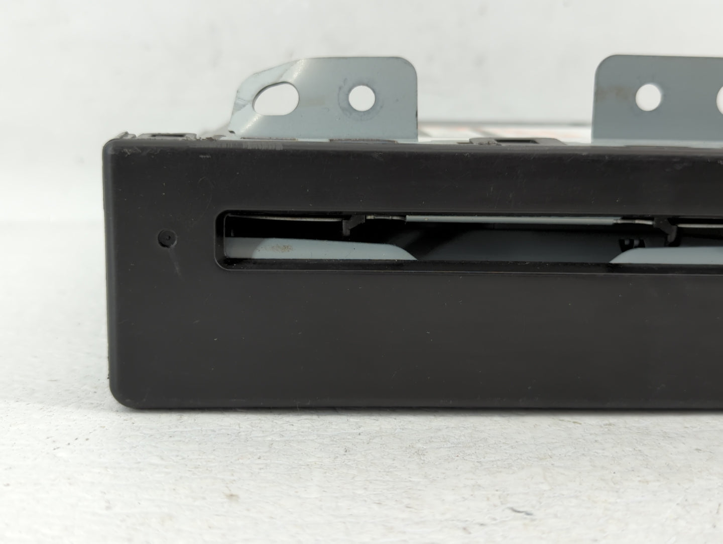 Chevrolet Suburban 1500 Am Fm Cd Player Radio Receiver - Oemusedautoparts1.com