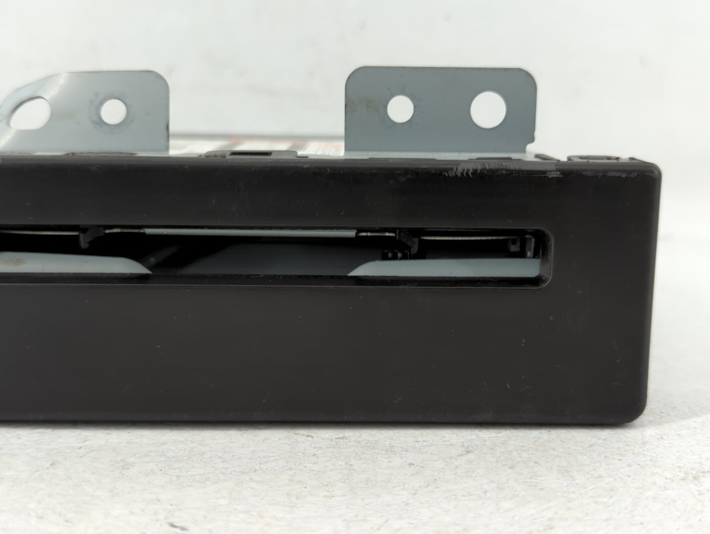 Chevrolet Suburban 1500 Am Fm Cd Player Radio Receiver - Oemusedautoparts1.com