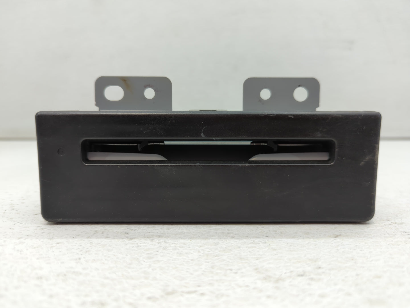 2018 Chevrolet Suburban 1500 Radio AM FM Cd Player Receiver Replacement P/N:84016434 Fits Fits 2017 2019 2020 OEM Used Auto 