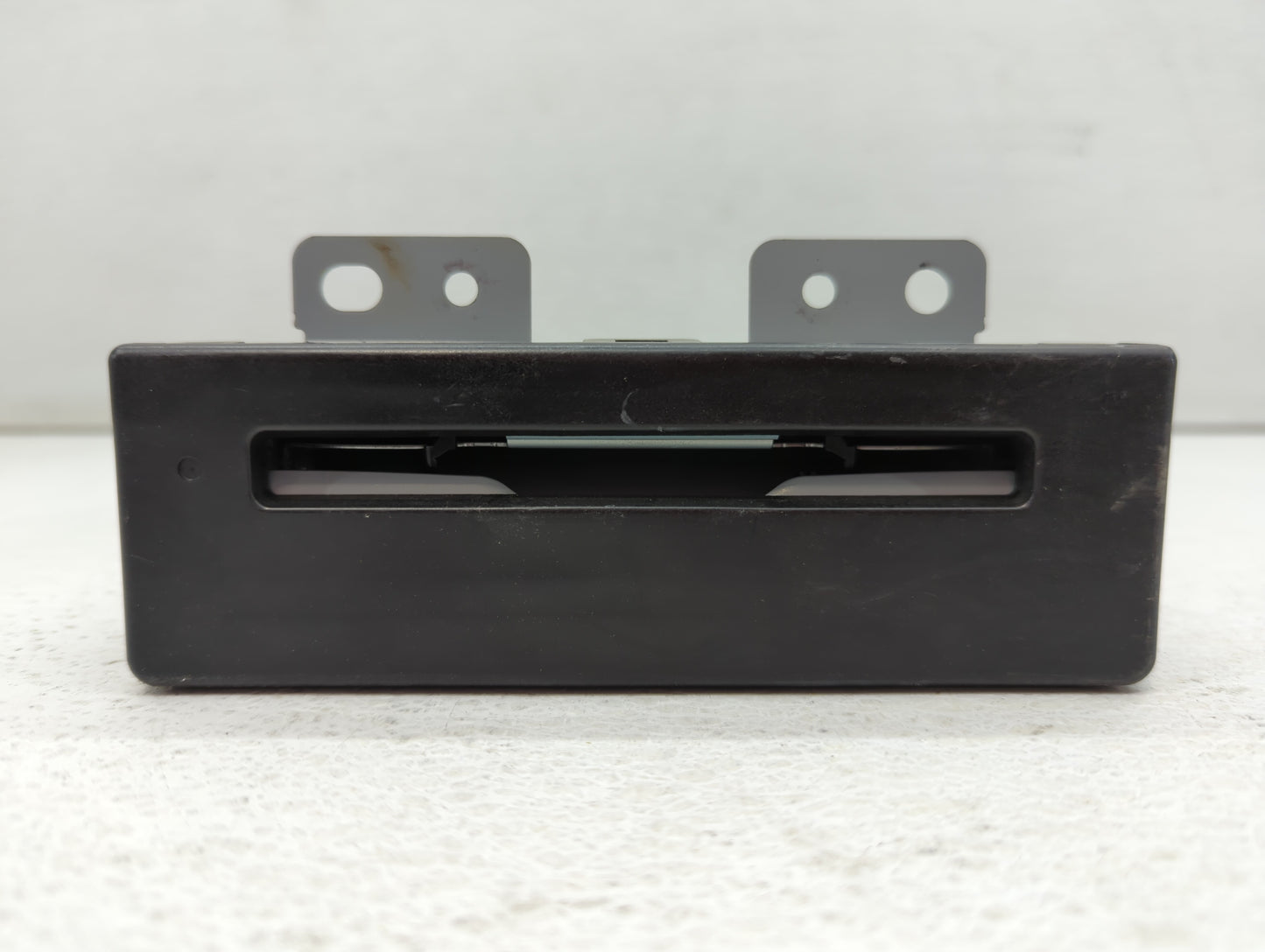 2018 Chevrolet Suburban 1500 Radio AM FM Cd Player Receiver Replacement P/N:84016434 Fits Fits 2017 2019 2020 OEM Used Auto 