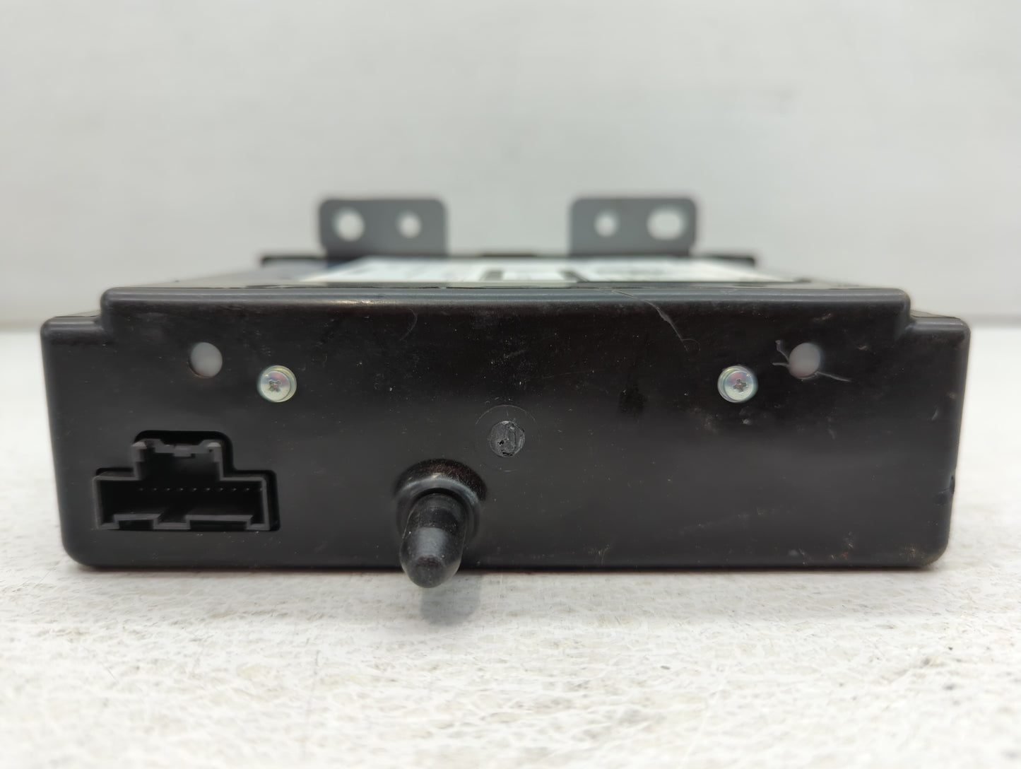 2018 Chevrolet Suburban 1500 Radio AM FM Cd Player Receiver Replacement P/N:84016434 Fits Fits 2017 2019 2020 OEM Used Auto 