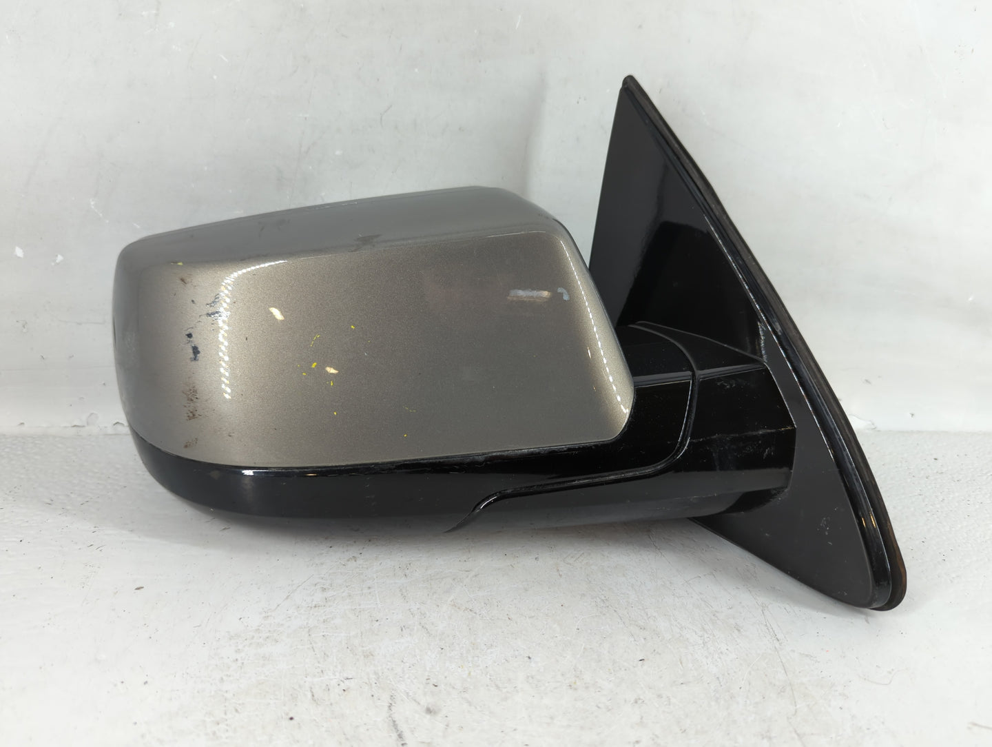 2018 Chevrolet Suburban 1500 Passenger Side View Mirror - Right Door Mirror OEM Used - Oemusedautoparts1.com