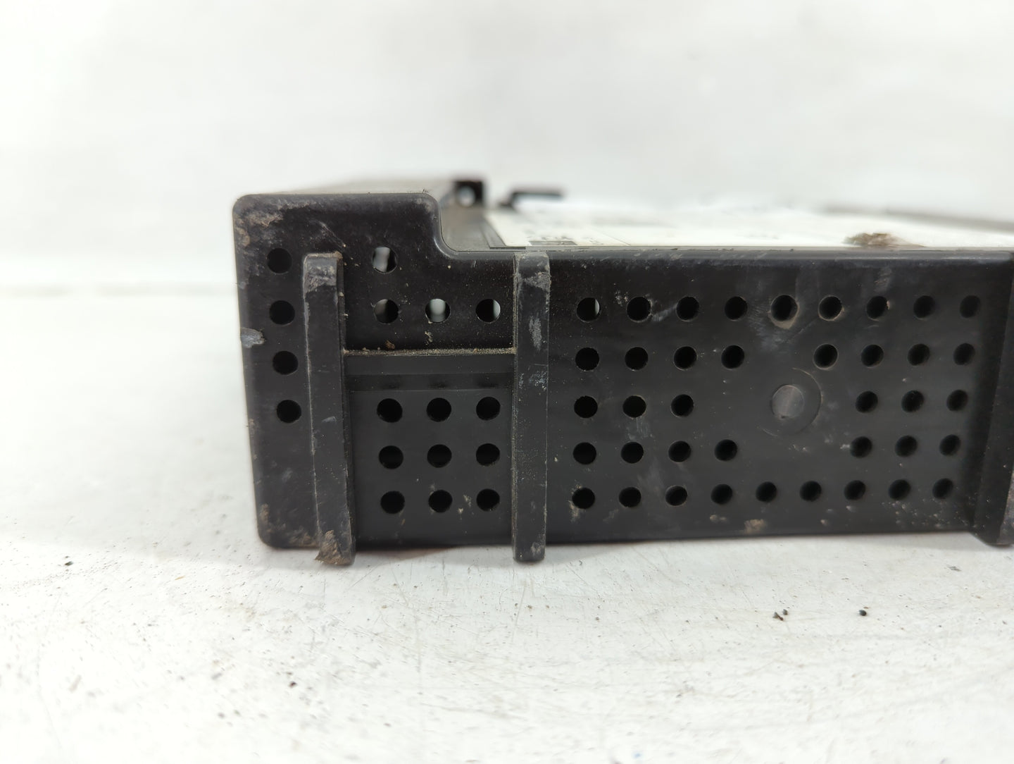 2017-2018 Chevrolet Tahoe Radio AM FM Cd Player Receiver Replacement P/N:84362636 Fits Fits 2017 2018 2019 OEM Used Auto Par