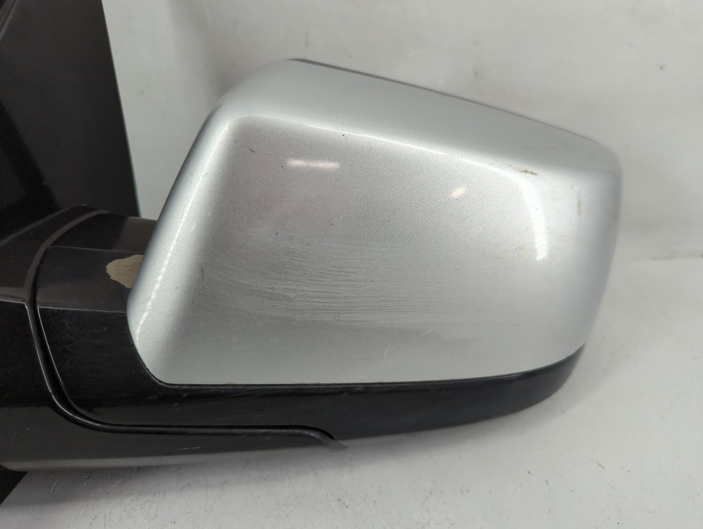 2015-2020 Chevrolet Tahoe Driver Side View Mirror - Left Door Mirror OEM Used - Oemusedautoparts1.com