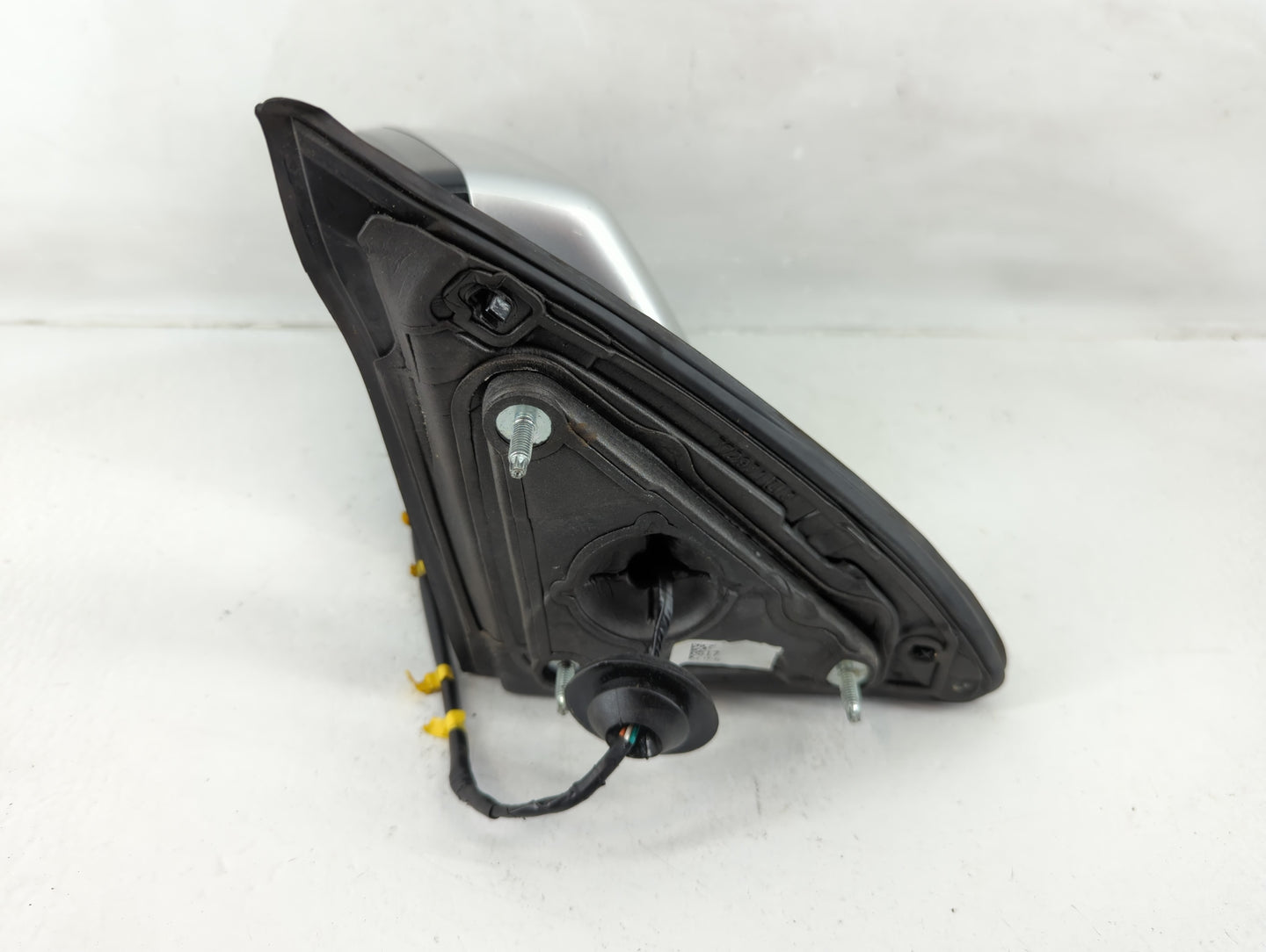 2015-2020 Chevrolet Tahoe Driver Side View Mirror - Left Door Mirror OEM Used - Oemusedautoparts1.com