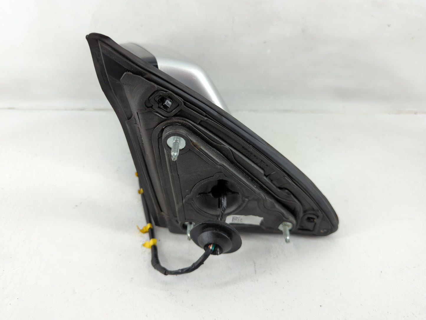 2015-2020 Chevrolet Tahoe Driver Side View Mirror - Left Door Mirror OEM Used - Oemusedautoparts1.com