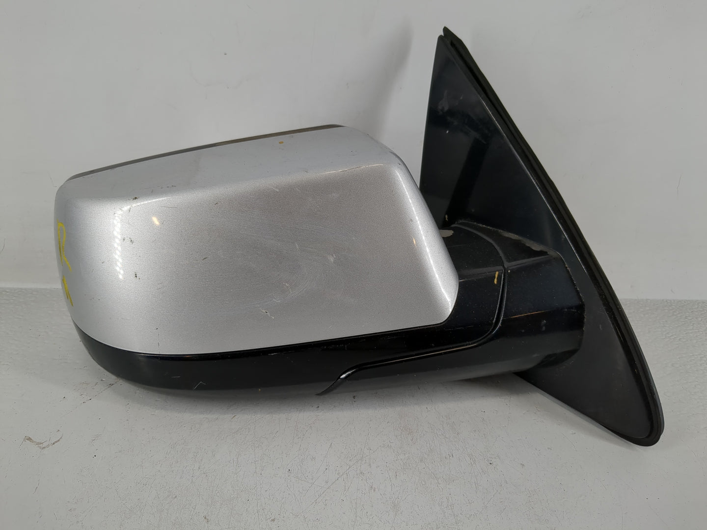 2015-2020 Chevrolet Tahoe Passenger Side View Mirror - Right Door Mirror OEM Used - Oemusedautoparts1.com
