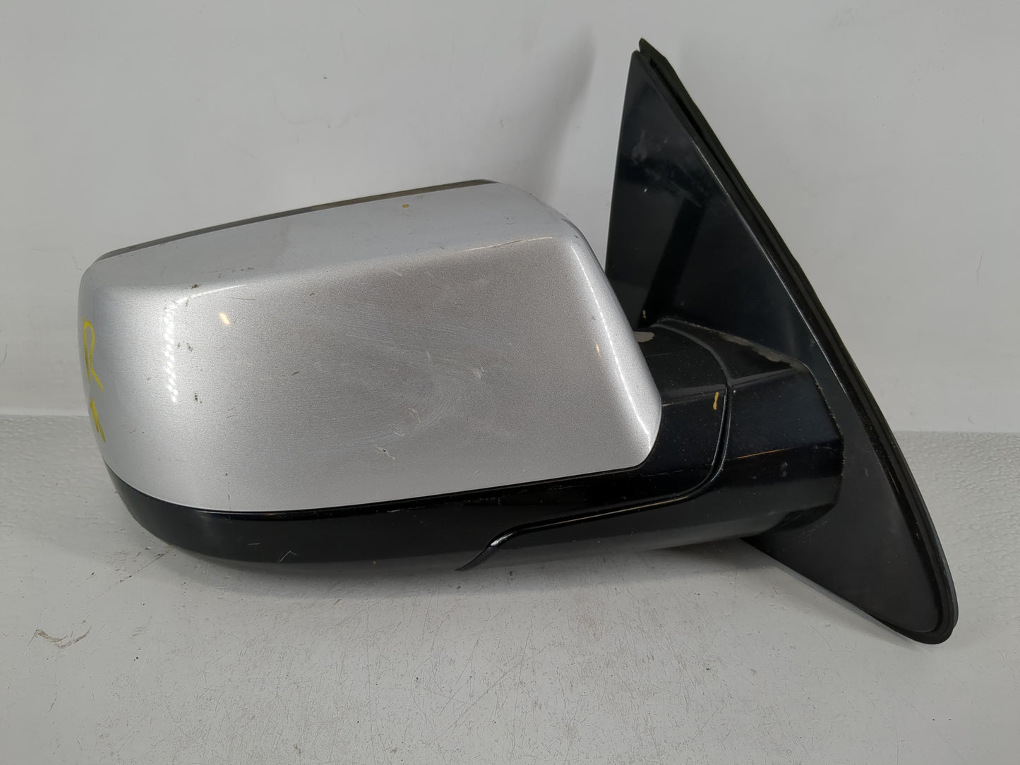 2015-2020 Chevrolet Tahoe Passenger Side View Mirror - Right Door Mirror OEM Used - Oemusedautoparts1.com