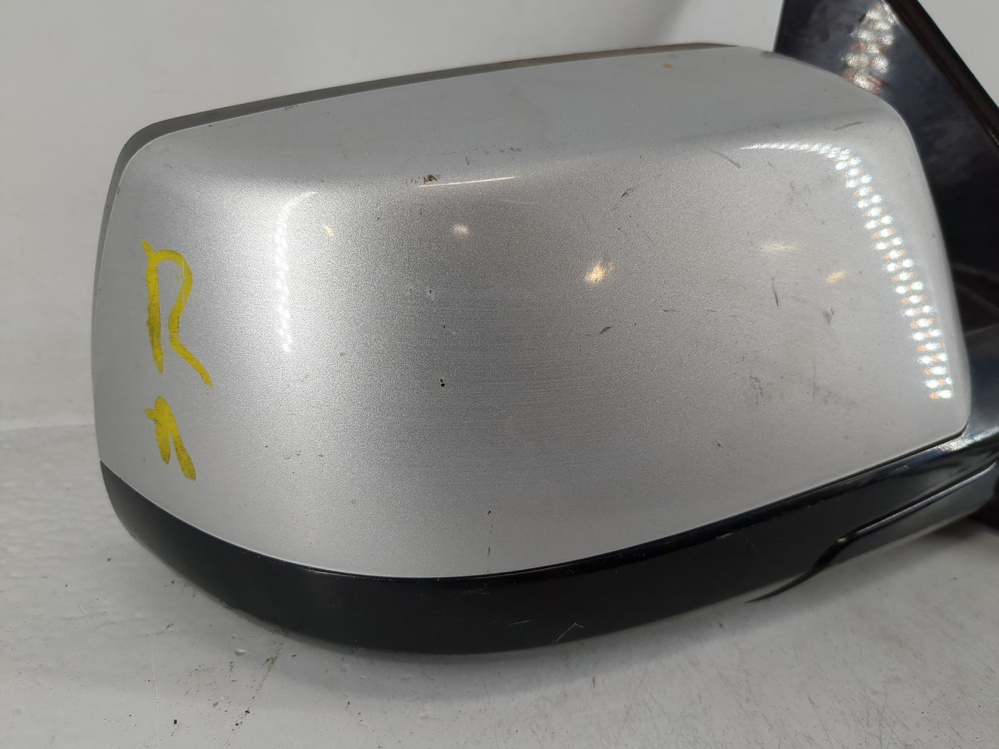 2015-2020 Chevrolet Tahoe Passenger Side View Mirror - Right Door Mirror OEM Used - Oemusedautoparts1.com