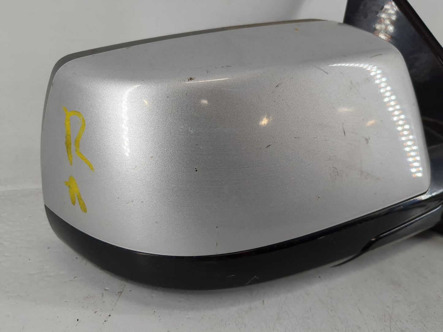 2015-2020 Chevrolet Tahoe Passenger Side View Mirror - Right Door Mirror OEM Used - Oemusedautoparts1.com