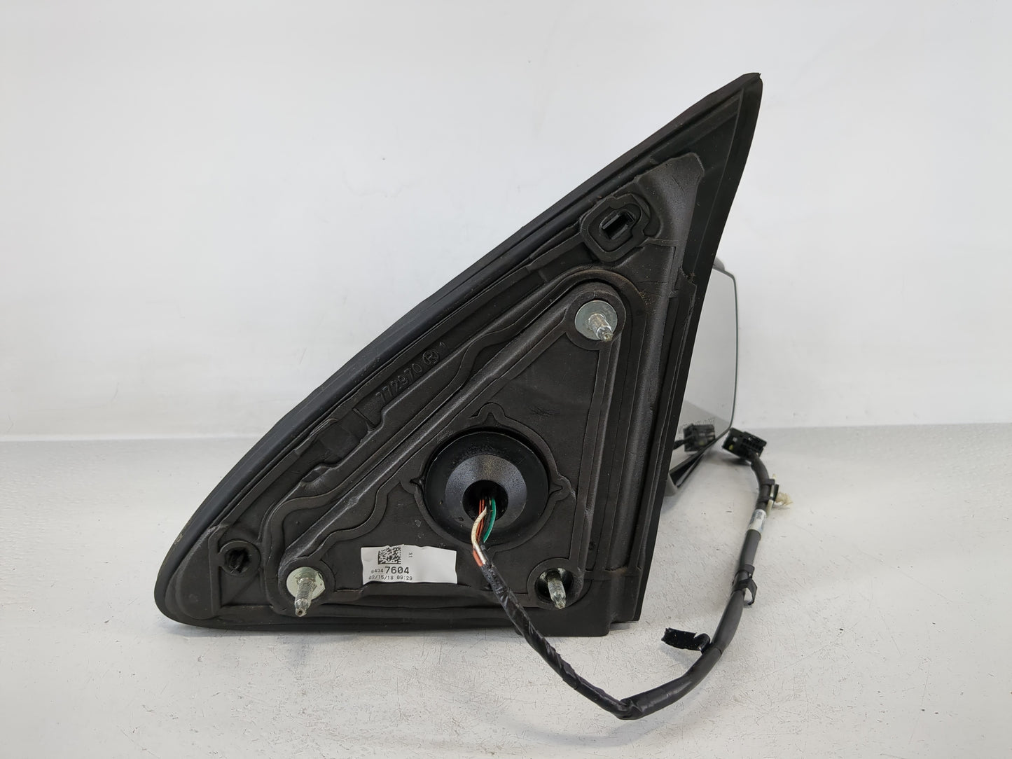 2015-2020 Chevrolet Tahoe Passenger Side View Mirror - Right Door Mirror OEM Used - Oemusedautoparts1.com