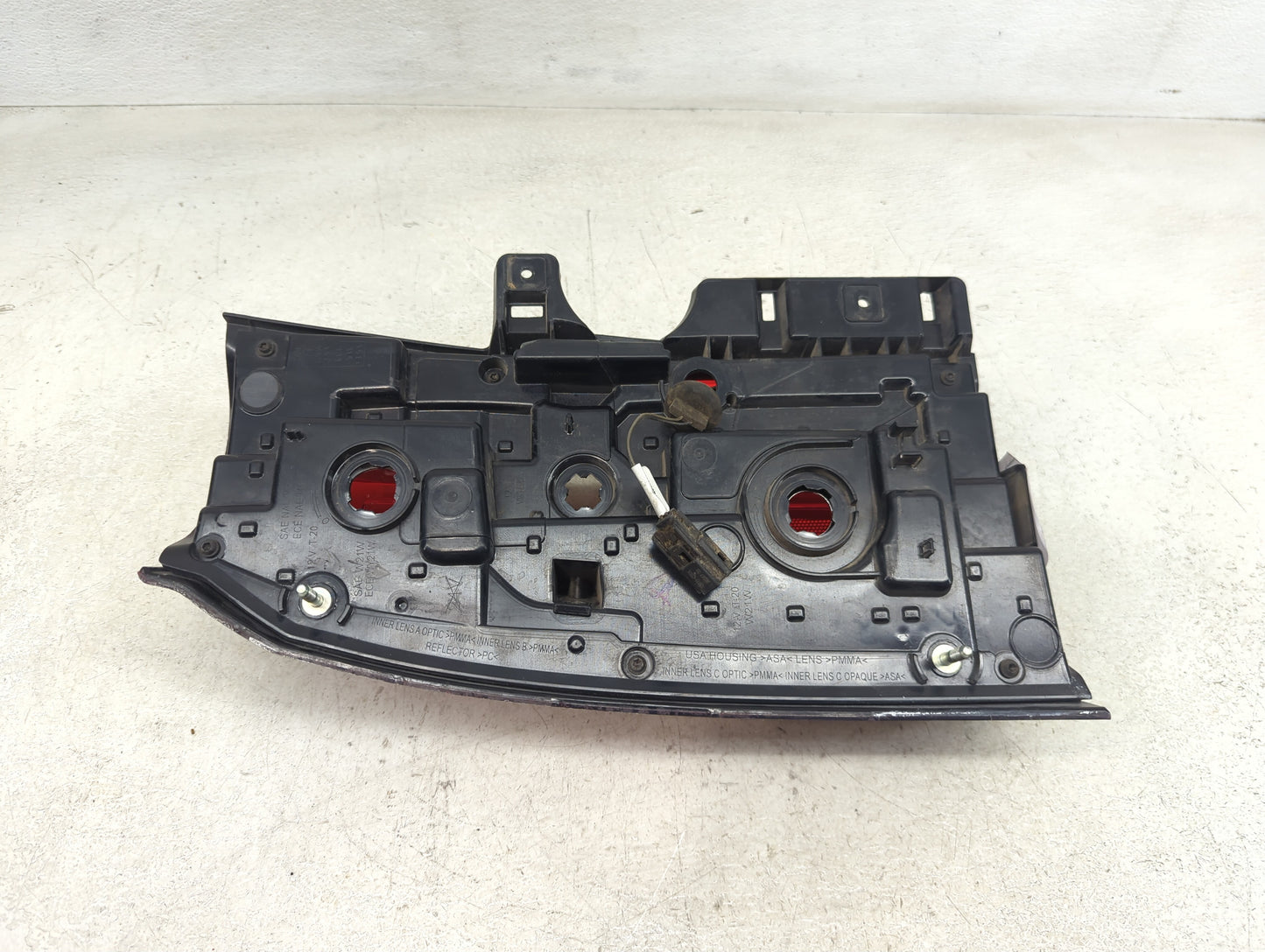 Chevrolet Tahoe Passenger Right Oem Head Light Headlight Lamp - Oemusedautoparts1.com