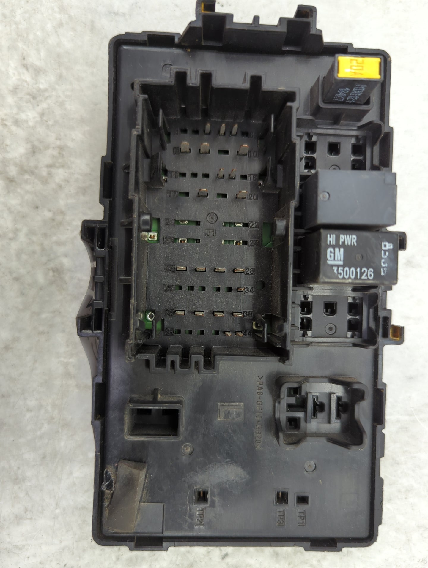 2018-2018 Chevrolet Tahoe Body Control Module Bcm Inner Cabin Fuse Box - Oemusedautoparts1.com