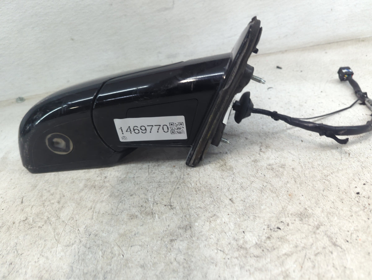 2015-2020 Chevrolet Tahoe Passenger Side View Mirror - Right Door Mirror OEM Used - Oemusedautoparts1.com