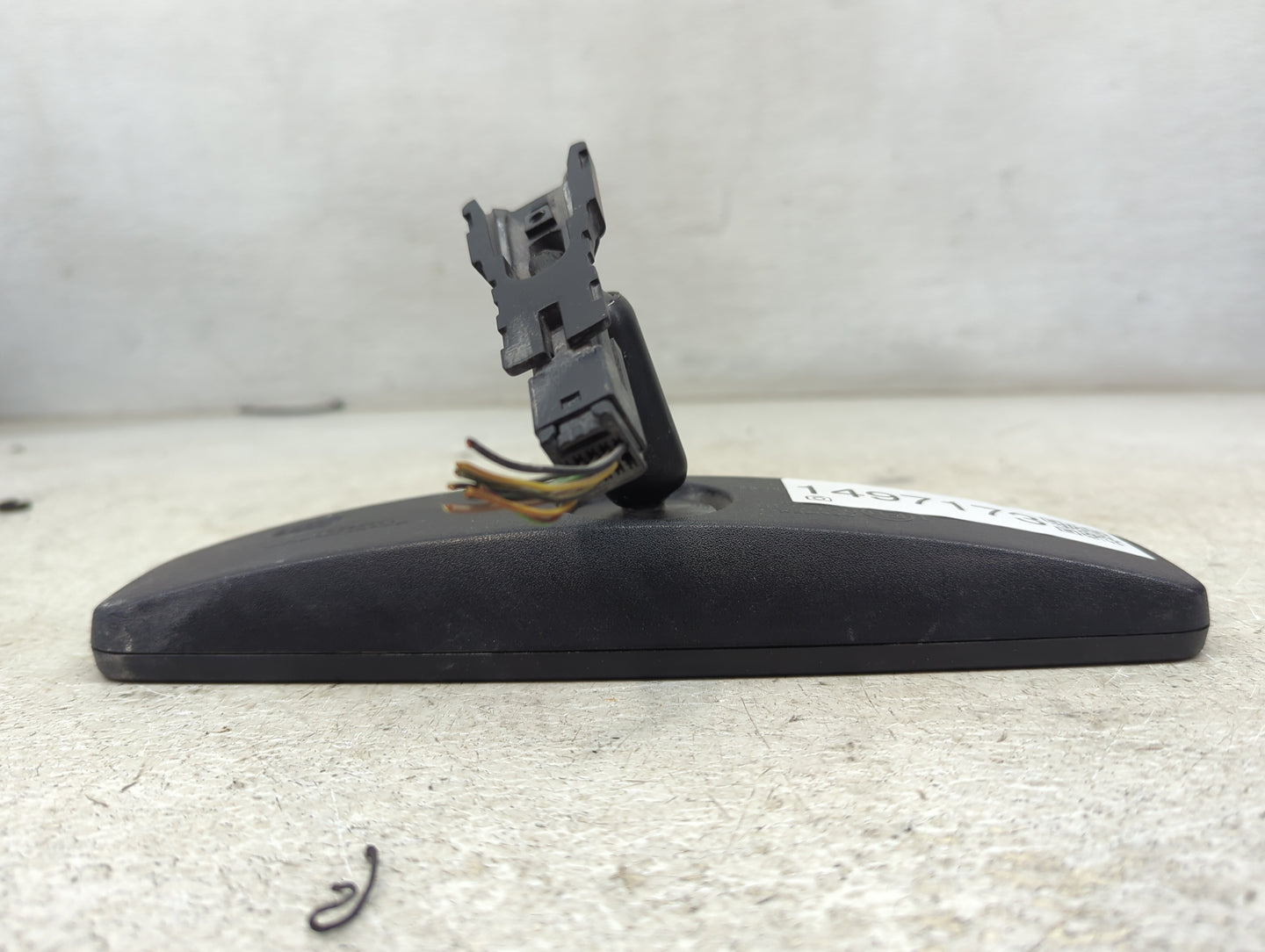 2018 Chevrolet Tahoe Interior Rear View Mirror Replacement OEM P/N:E13 026666 GNTX-1227 Fits OEM Used Auto Parts - Oemusedau
