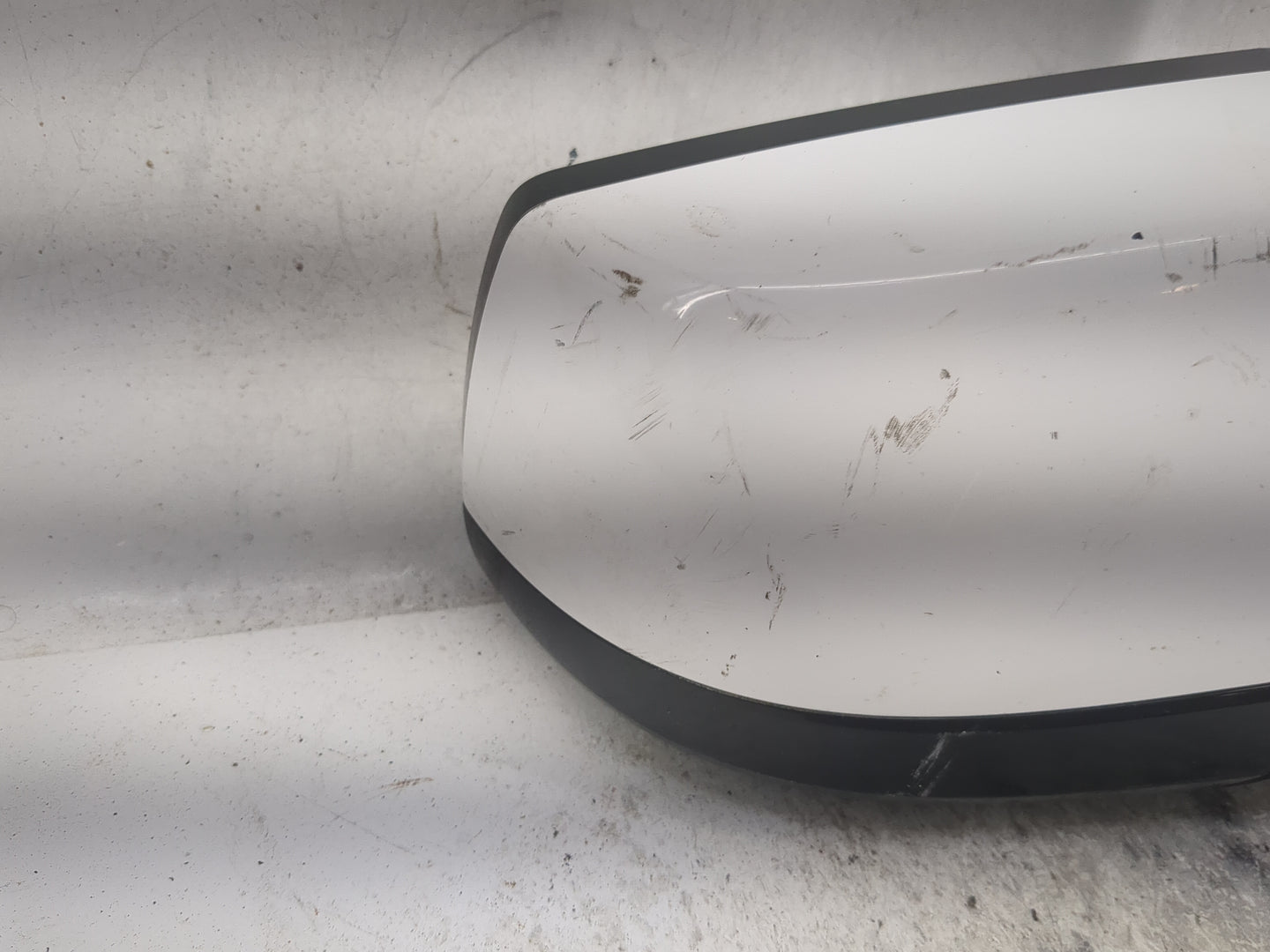 2015-2020 Chevrolet Tahoe Passenger Side View Mirror - Right Door Mirror OEM Used - Oemusedautoparts1.com