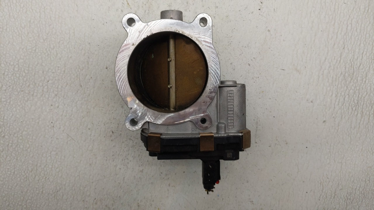 2015-2018 Chevrolet Tahoe Throttle Body P/N:12678224 12617792 Fits Fits 2014 2015 2016 2017 2018 2019 OEM Used Auto Parts - 