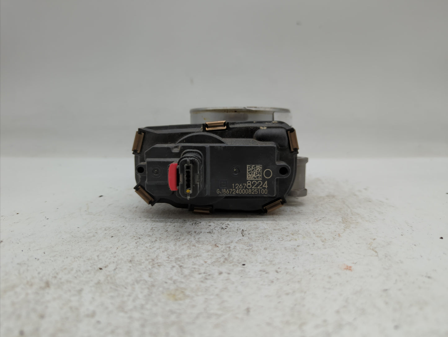 2015-2018 Chevrolet Tahoe Throttle Body P/N:12678224 12617792 Fits Fits 2014 2015 2016 2017 2018 2019 OEM Used Auto Parts - 