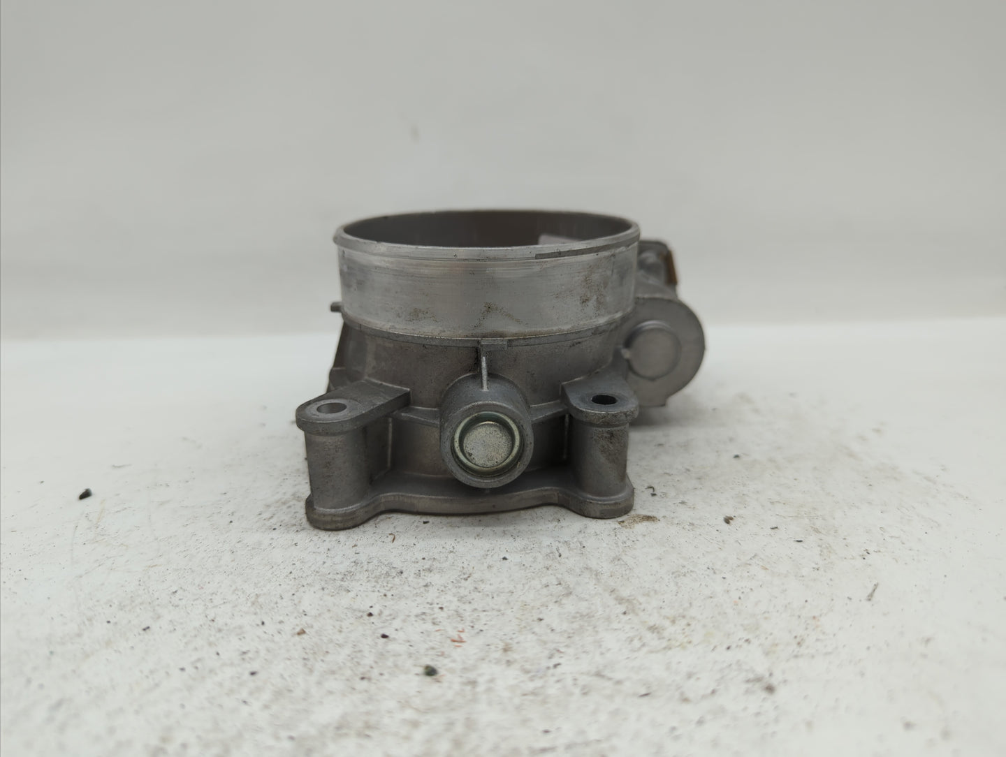 2015-2018 Chevrolet Tahoe Throttle Body P/N:12678224 12617792 Fits Fits 2014 2015 2016 2017 2018 2019 OEM Used Auto Parts - 