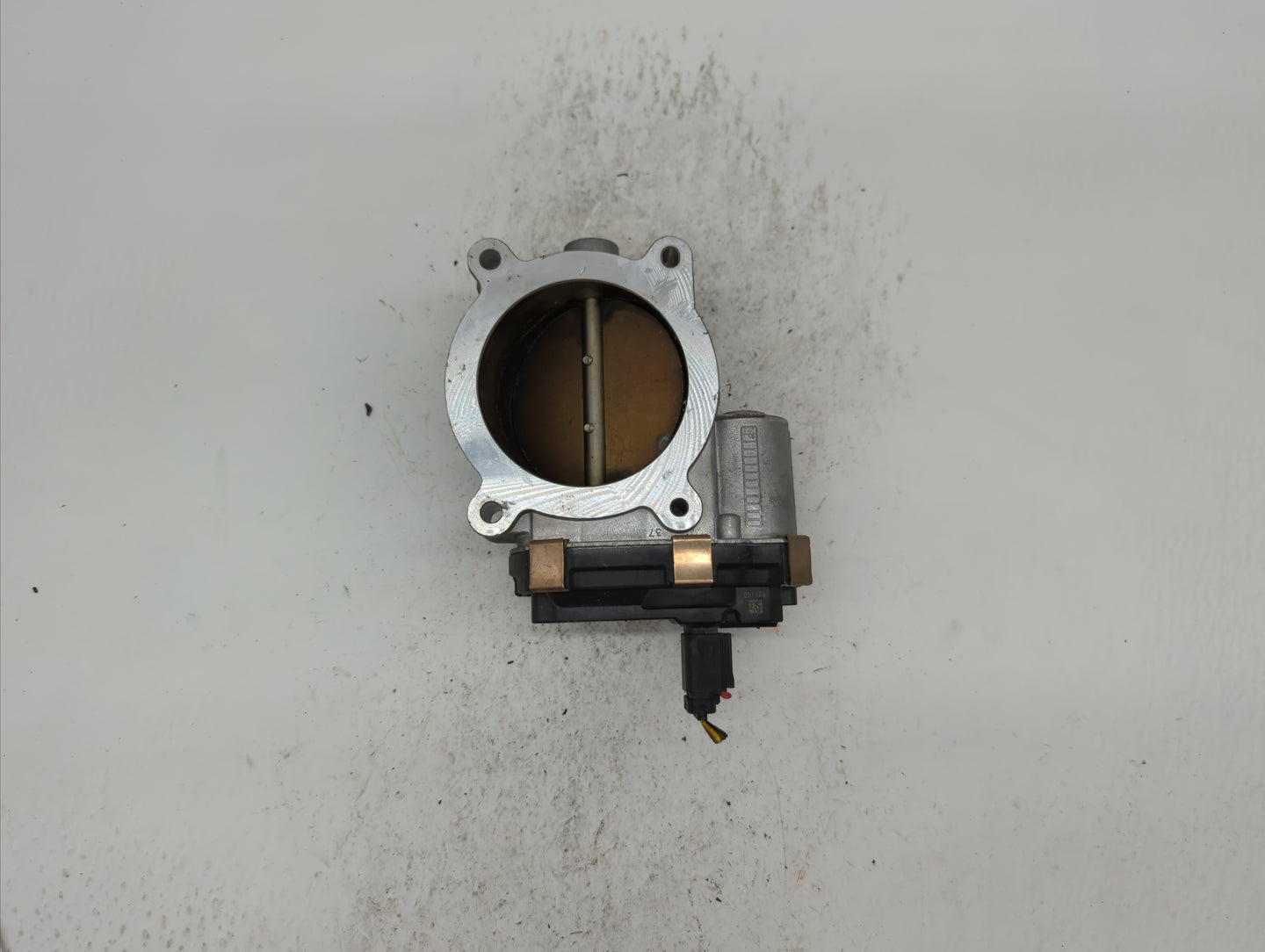 2015-2018 Chevrolet Tahoe Throttle Body P/N:12678224 12617792 Fits Fits 2014 2015 2016 2017 2018 2019 OEM Used Auto Parts - 