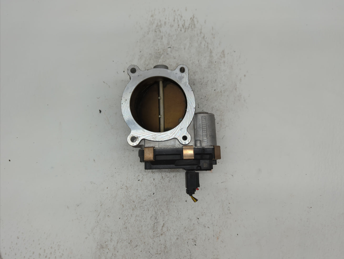 2015-2018 Chevrolet Tahoe Throttle Body P/N:12678224 12617792 Fits Fits 2014 2015 2016 2017 2018 2019 OEM Used Auto Parts - 