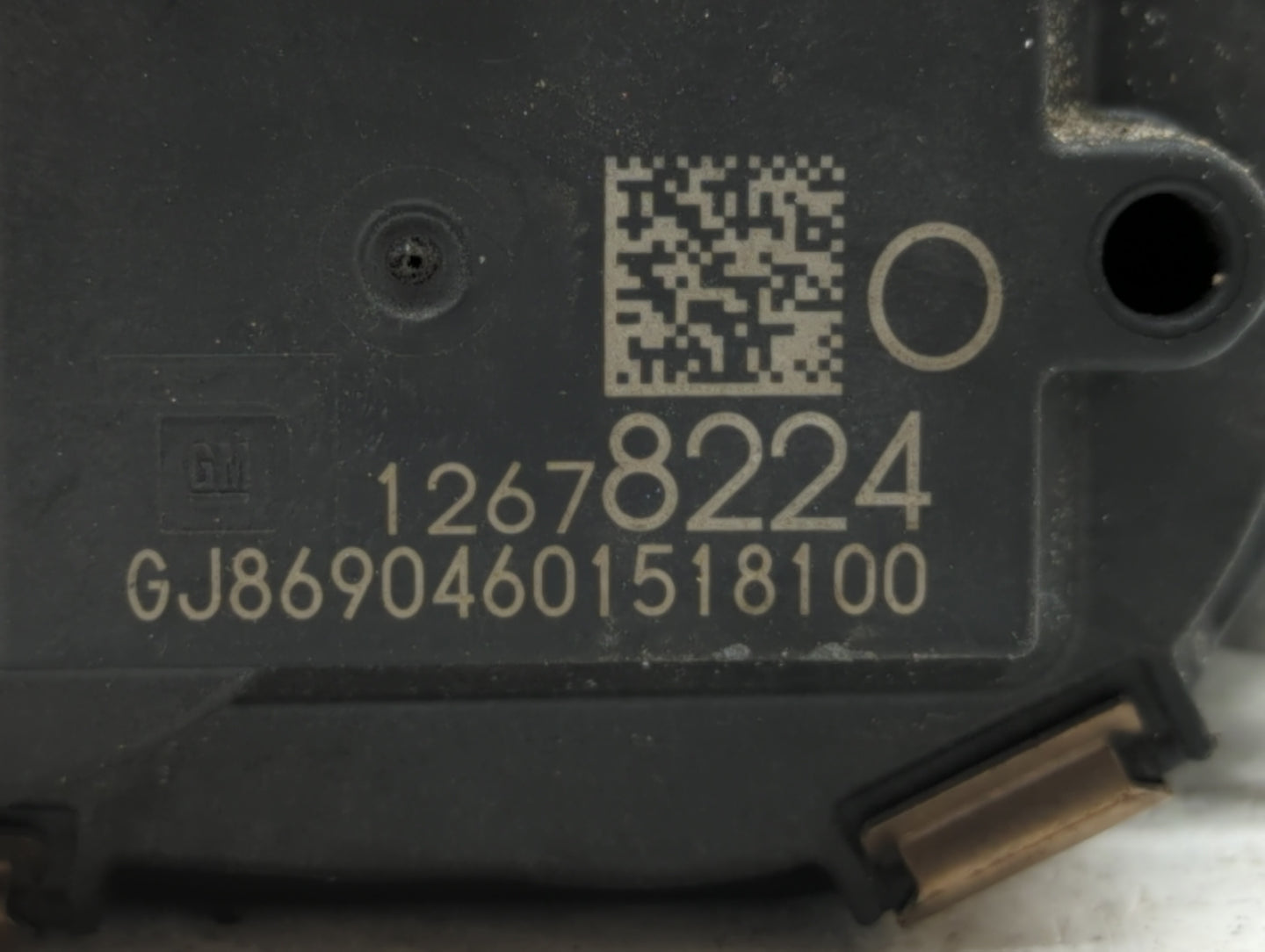 2015-2018 Chevrolet Tahoe Throttle Body P/N:12678224 12617792 Fits Fits 2014 2015 2016 2017 2018 2019 OEM Used Auto Parts - 