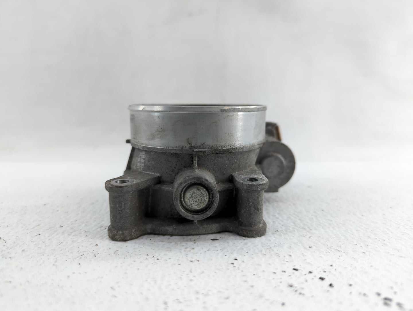 2015-2018 Chevrolet Tahoe Throttle Body P/N:12678224 12617792 Fits Fits 2014 2015 2016 2017 2018 2019 OEM Used Auto Parts - 