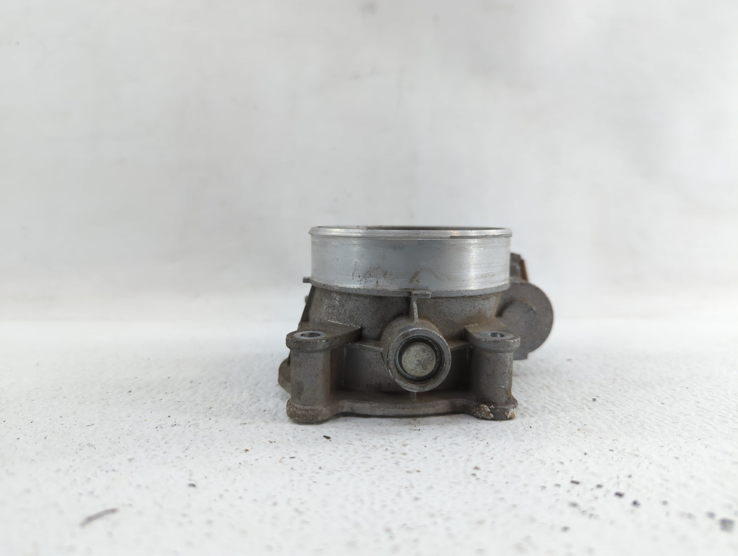 2015-2018 Chevrolet Tahoe Throttle Body P/N:12678224 12617792 Fits Fits 2014 2015 2016 2017 2018 2019 OEM Used Auto Parts - 