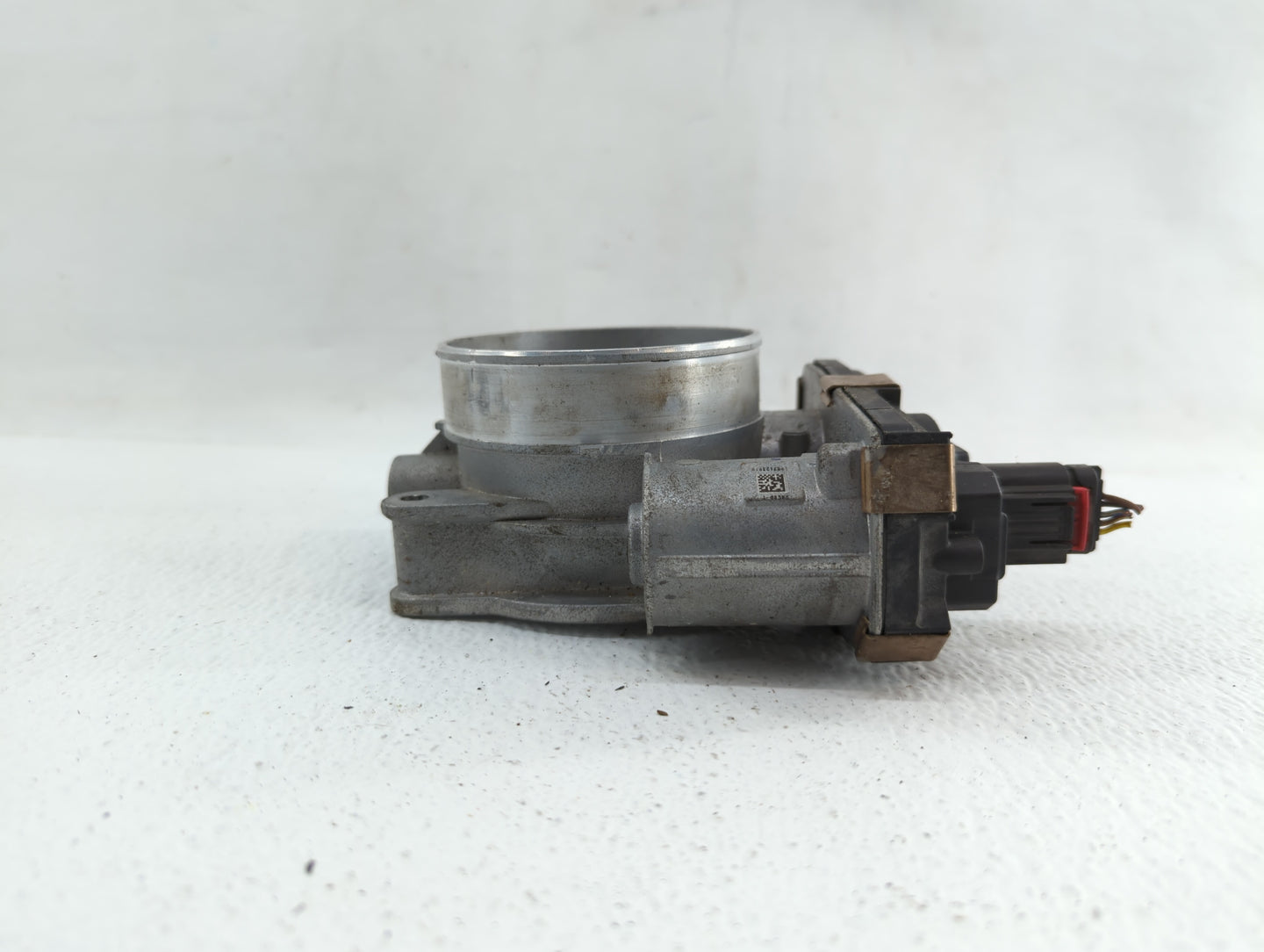 2015-2018 Chevrolet Tahoe Throttle Body P/N:12678224 12617792 Fits Fits 2014 2015 2016 2017 2018 2019 OEM Used Auto Parts - 