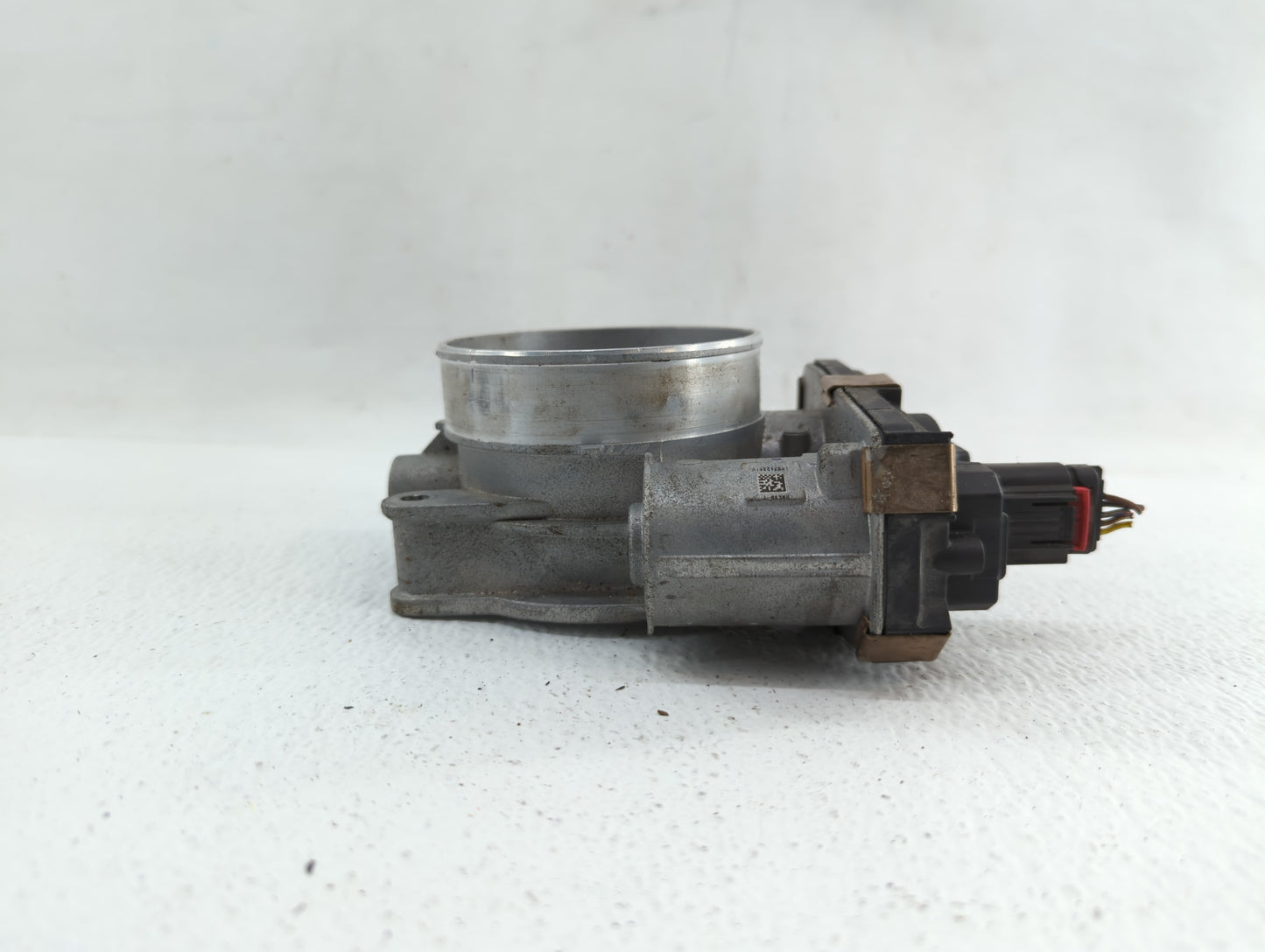 2015-2018 Chevrolet Tahoe Throttle Body P/N:12678224 12617792 Fits Fits 2014 2015 2016 2017 2018 2019 OEM Used Auto Parts - 