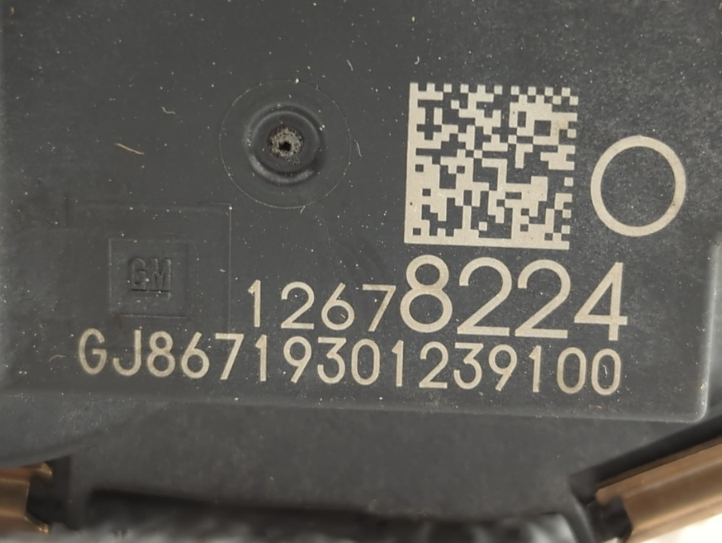 2015-2018 Chevrolet Tahoe Throttle Body P/N:12678224 12617792 Fits Fits 2014 2015 2016 2017 2018 2019 OEM Used Auto Parts - 