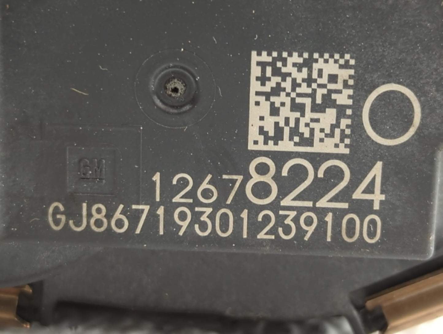 2015-2018 Chevrolet Tahoe Throttle Body P/N:12678224 12617792 Fits Fits 2014 2015 2016 2017 2018 2019 OEM Used Auto Parts - 
