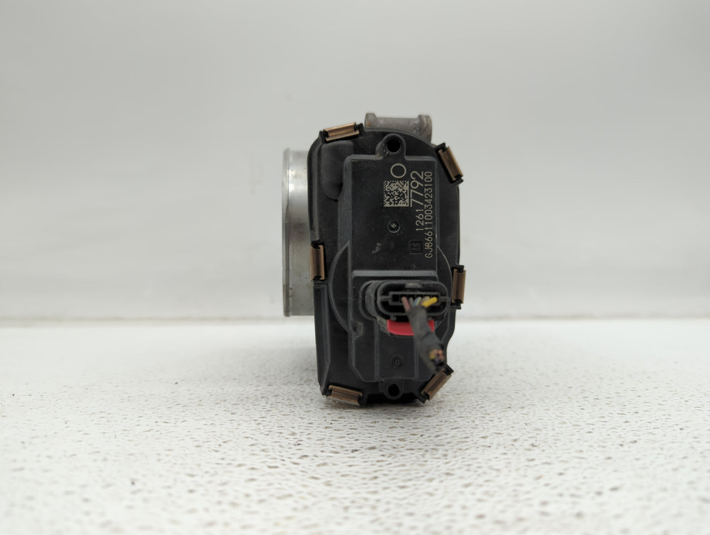 2015-2018 Chevrolet Tahoe Throttle Body P/N:12678224 12617792 Fits Fits 2014 2015 2016 2017 2018 2019 OEM Used Auto Parts - 
