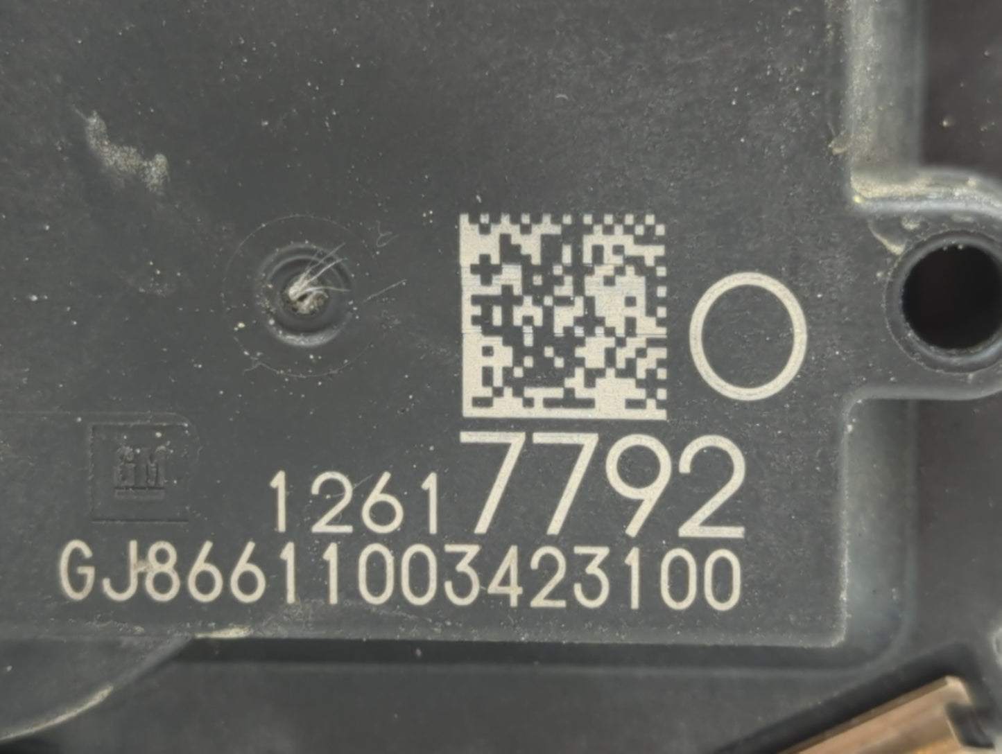 2015-2018 Chevrolet Tahoe Throttle Body P/N:12678224 12617792 Fits Fits 2014 2015 2016 2017 2018 2019 OEM Used Auto Parts - 