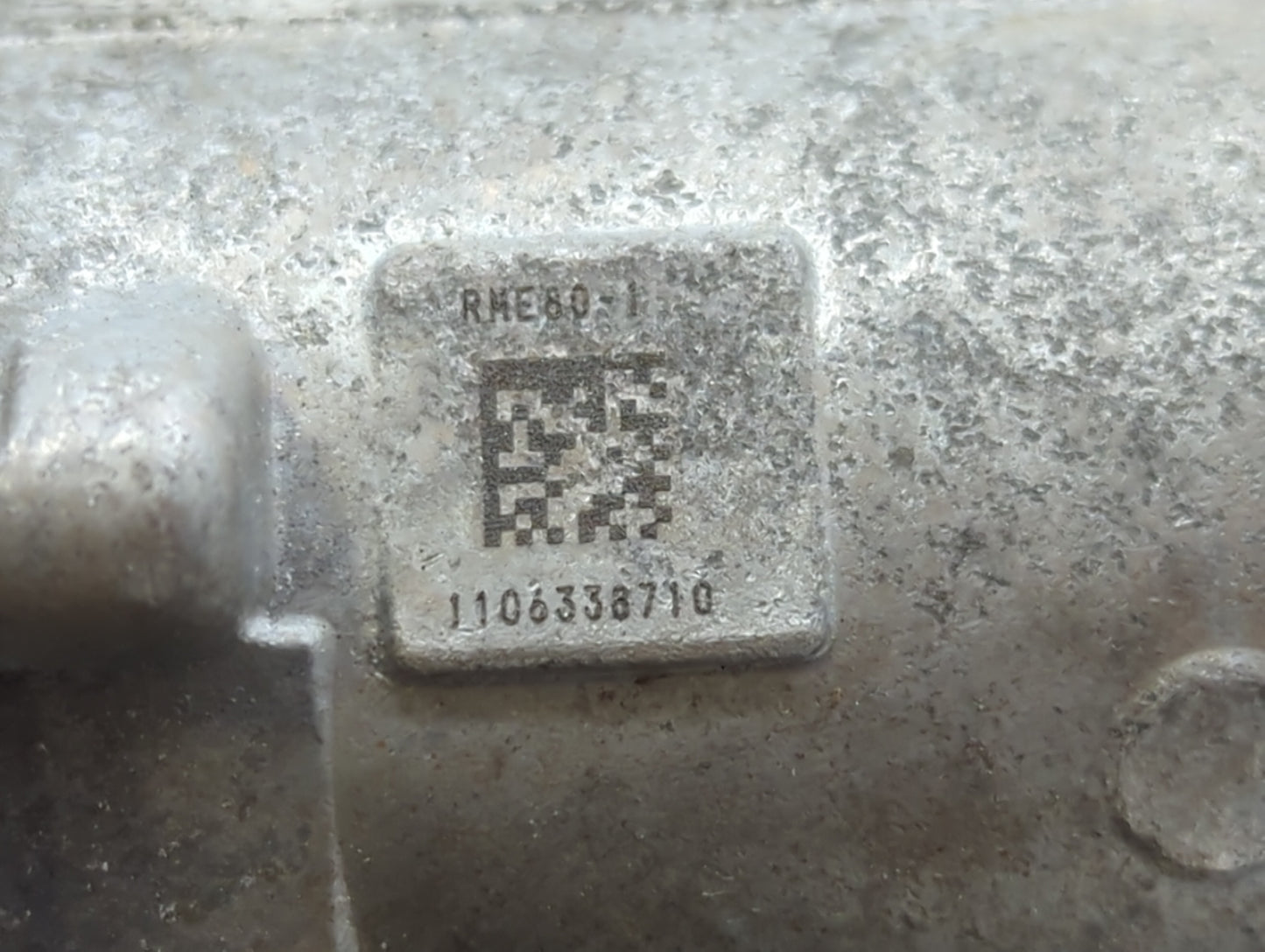 2015-2018 Chevrolet Tahoe Throttle Body P/N:12678224 12617792 Fits Fits 2014 2015 2016 2017 2018 2019 OEM Used Auto Parts - 