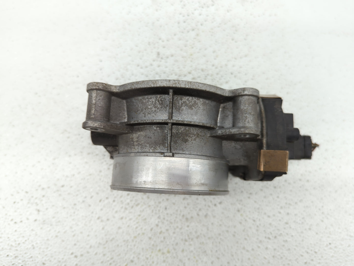 2015-2018 Chevrolet Tahoe Throttle Body P/N:12678224 12617792 Fits Fits 2014 2015 2016 2017 2018 2019 OEM Used Auto Parts - 